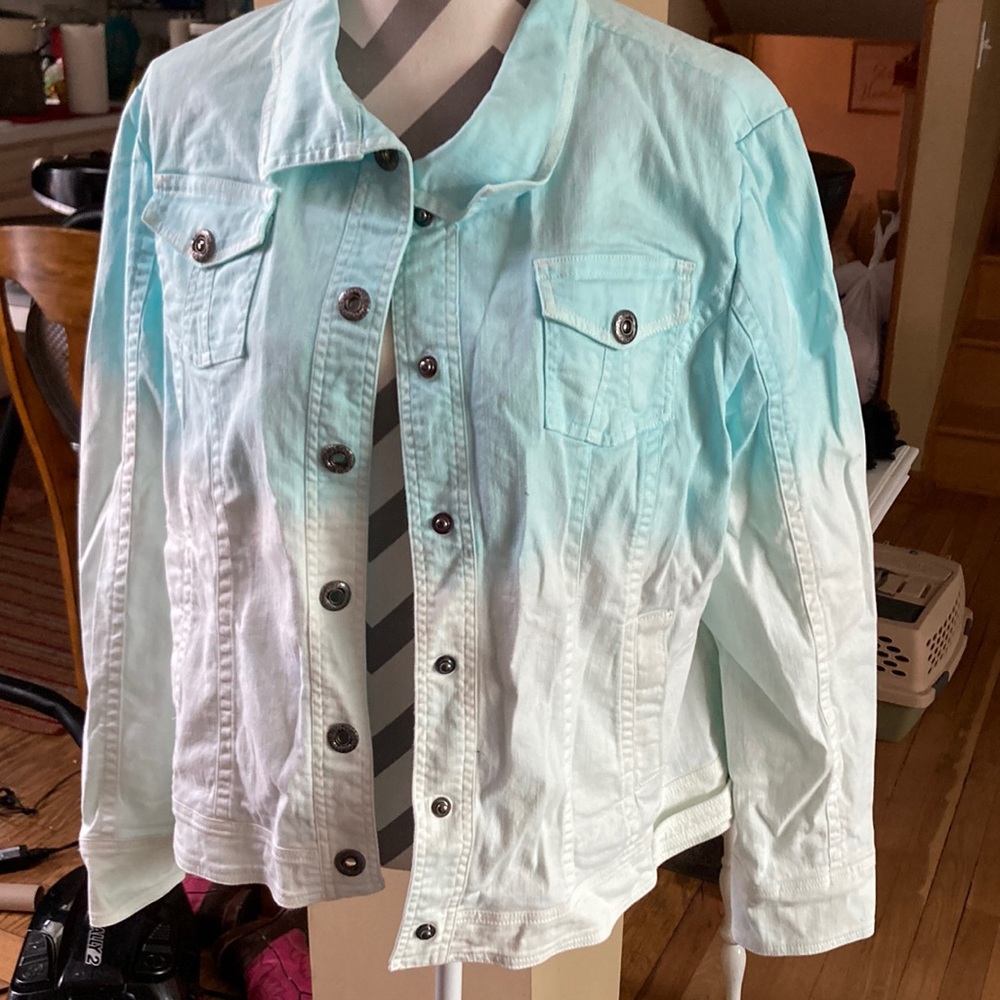 Stretchy turquoise to white jean jacket size XL new with tags !!